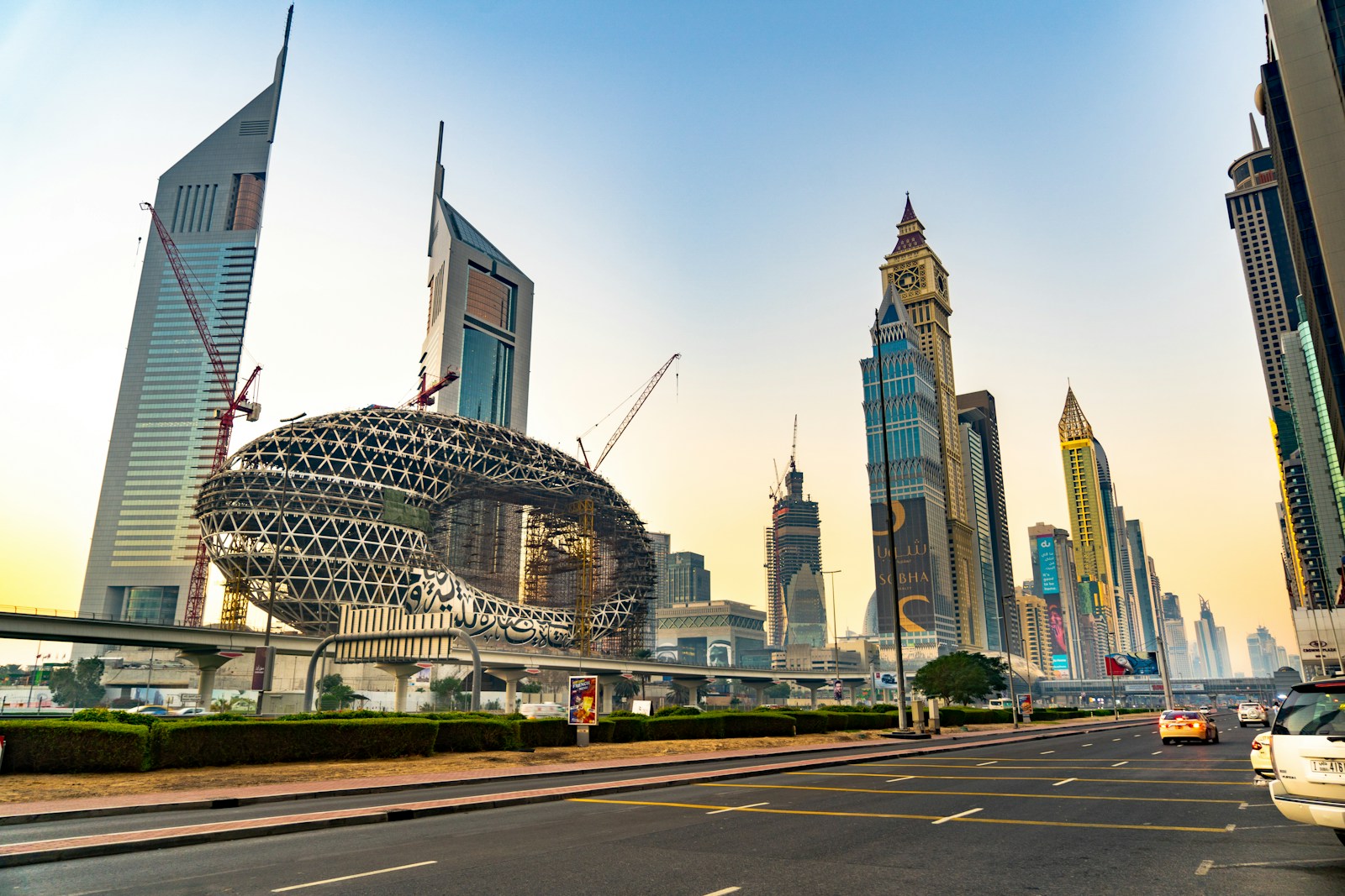 Dari Tanah Suci ke Kota Cahaya: Cerita Indah di Balik Umroh Plus Dubai